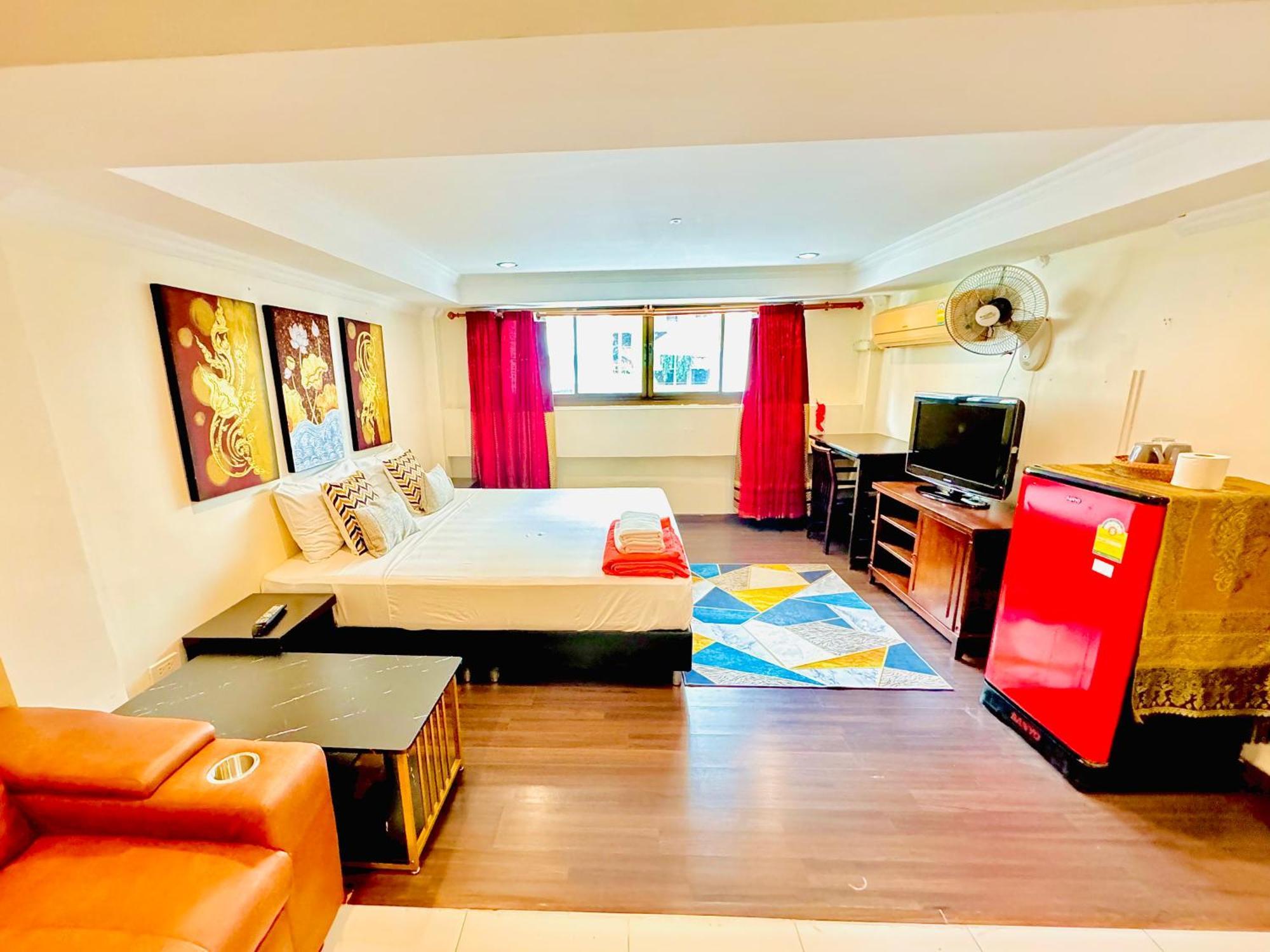 Sky Silk Decoration House Hotel Patong Exterior foto